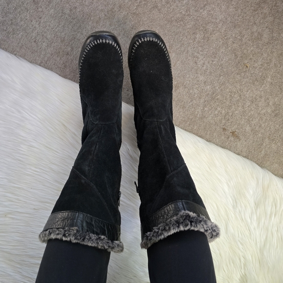 The North Face Women's Winter Boots - Picture 2 of 13